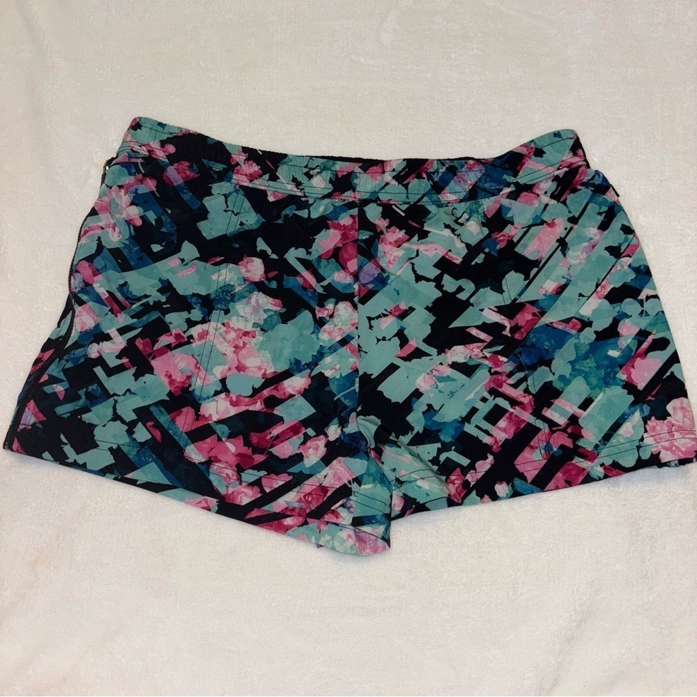Fabletics Black and Pink Athletic Shorts Lightweight, size Large